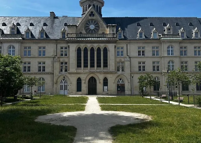 Renovated With 50 M2 Terrace Apartment